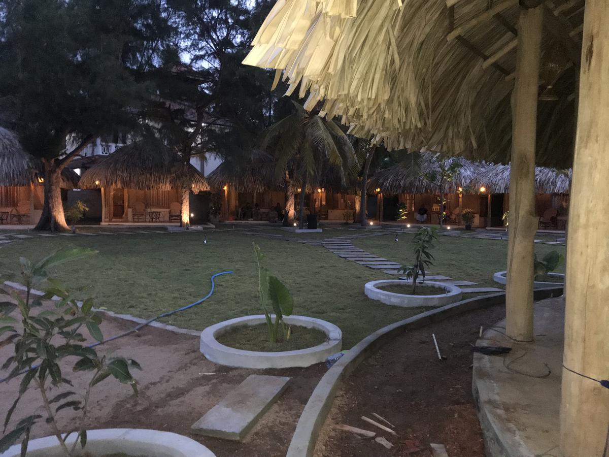 Royal Beach Arugam Bay Exterior photo